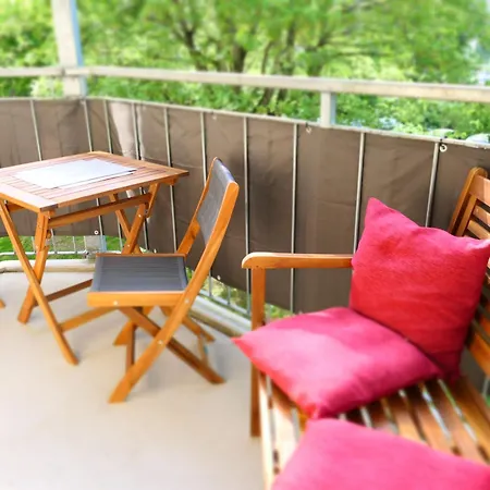 Kirschbluete Mit Balkon * Хемниц