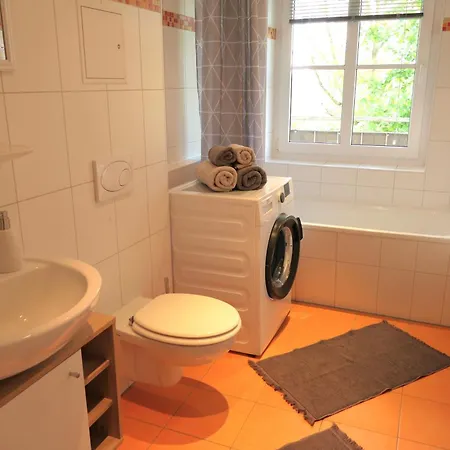 Kirschbluete Mit Balkon