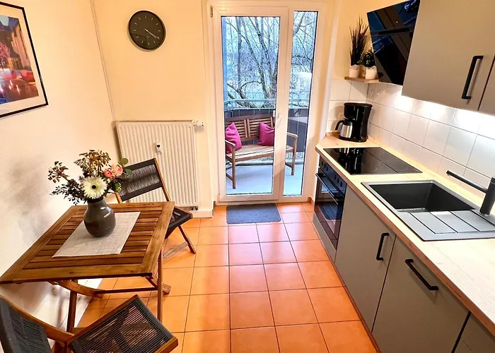 Kirschbluete Mit Balkon 开姆尼茨