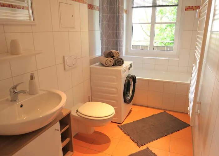 Kirschbluete Mit Balkon